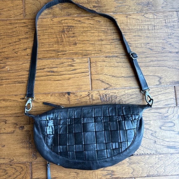 Latico Colbie Leather Sling Black - Picture 2 of 5